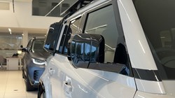 LAND ROVER DEFENDER 3.0 D250 X-Dynamic SE 110 5dr Auto 5943030