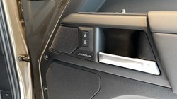 LAND ROVER DEFENDER 3.0 D250 X-Dynamic SE 110 5dr Auto 5861432
