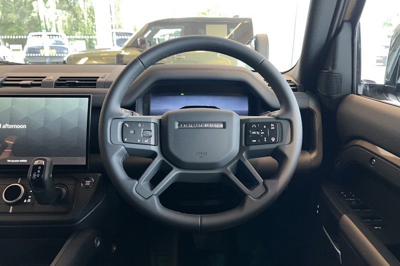  LAND ROVER DEFENDER 3.0 D250 X-Dynamic SE 110 5dr Auto 5861429