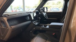 LAND ROVER DEFENDER 3.0 D250 X-Dynamic SE 110 5dr Auto 5861446