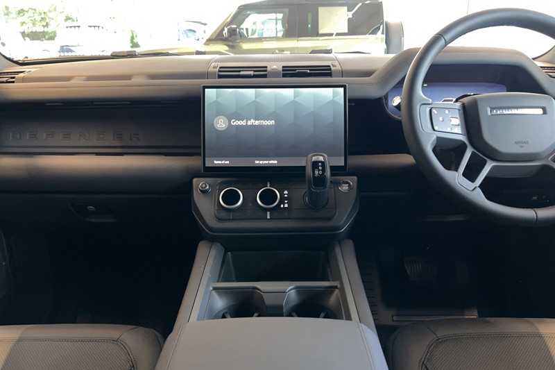  LAND ROVER DEFENDER 3.0 D250 X-Dynamic SE 110 5dr Auto 5861428