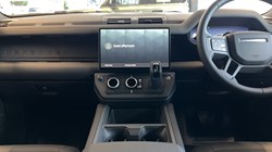 LAND ROVER DEFENDER 3.0 D250 X-Dynamic SE 110 5dr Auto 5861428