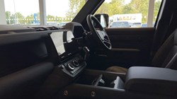 LAND ROVER DEFENDER 3.0 D250 X-Dynamic SE 110 5dr Auto 5861447