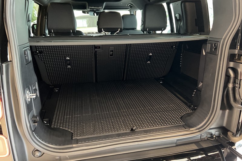  LAND ROVER DEFENDER 3.0 D250 X-Dynamic SE 110 5dr Auto 5861454