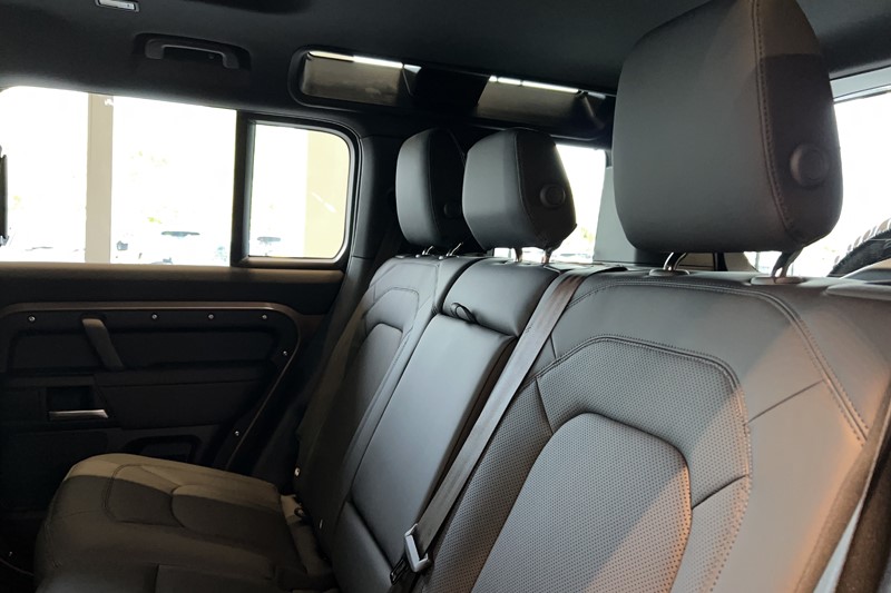  LAND ROVER DEFENDER 3.0 D250 X-Dynamic SE 110 5dr Auto 5861449