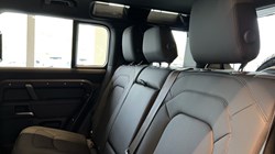 LAND ROVER DEFENDER 3.0 D250 X-Dynamic SE 110 5dr Auto 5861449