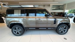 LAND ROVER DEFENDER 3.0 D250 X-Dynamic SE 110 5dr Auto 5861424