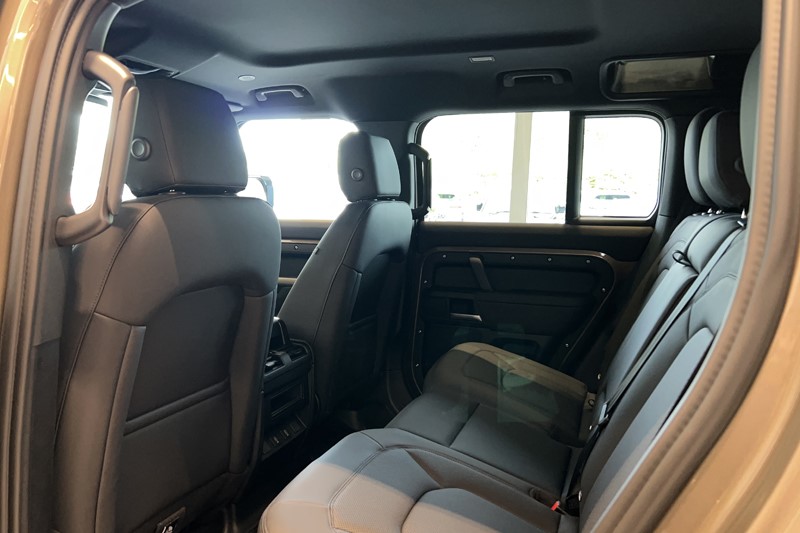  LAND ROVER DEFENDER 3.0 D250 X-Dynamic SE 110 5dr Auto 5861448