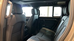 LAND ROVER DEFENDER 3.0 D250 X-Dynamic SE 110 5dr Auto 5861448