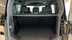LAND ROVER DEFENDER 3.0 D250 X-Dynamic SE 110 5dr Auto 5861453