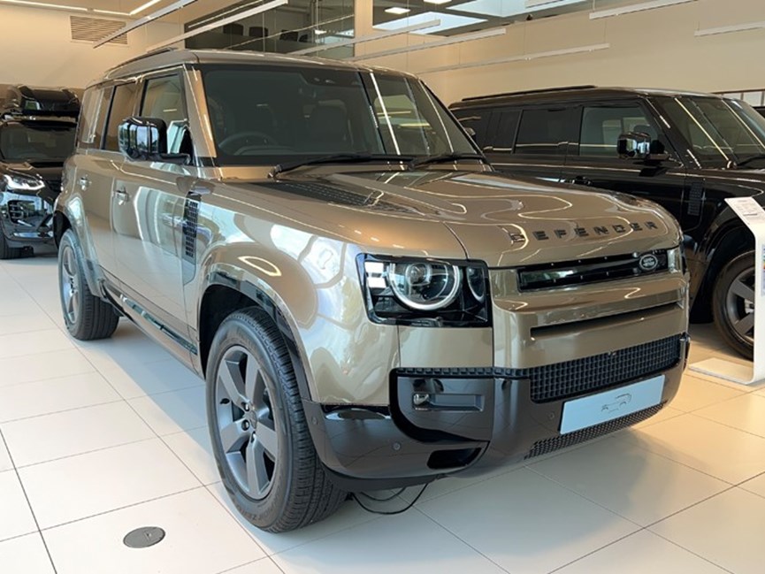 LAND ROVER DEFENDER