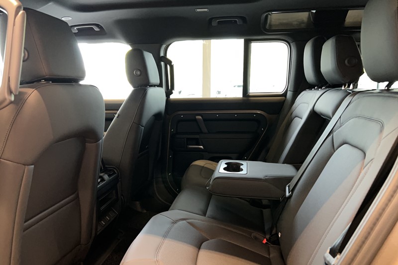  LAND ROVER DEFENDER 3.0 D250 X-Dynamic SE 110 5dr Auto 5861452