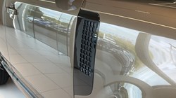 LAND ROVER DEFENDER 3.0 D250 X-Dynamic SE 110 5dr Auto 5861460