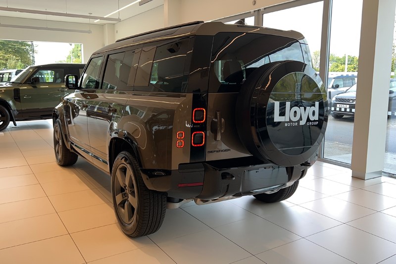 LAND ROVER DEFENDER 3.0 D250 X-Dynamic SE 110 5dr Auto 5861421