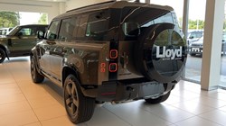 LAND ROVER DEFENDER 3.0 D250 X-Dynamic SE 110 5dr Auto 5861421