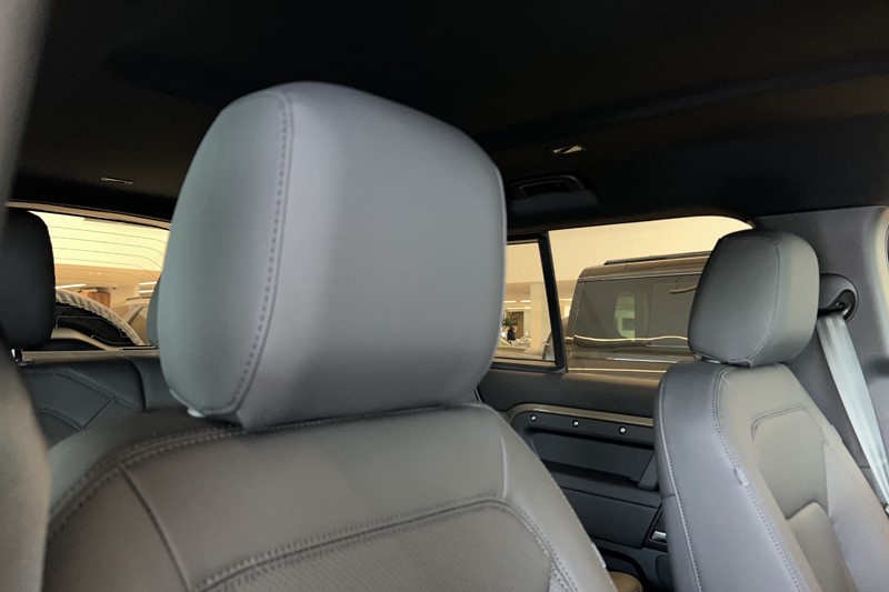  LAND ROVER DEFENDER 3.0 D250 X-Dynamic SE 110 5dr Auto 5861438