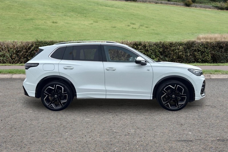 2025 (75) VOLKSWAGEN TIGUAN 1.5 eTSI 150 R-Line 5dr DSG 5680802