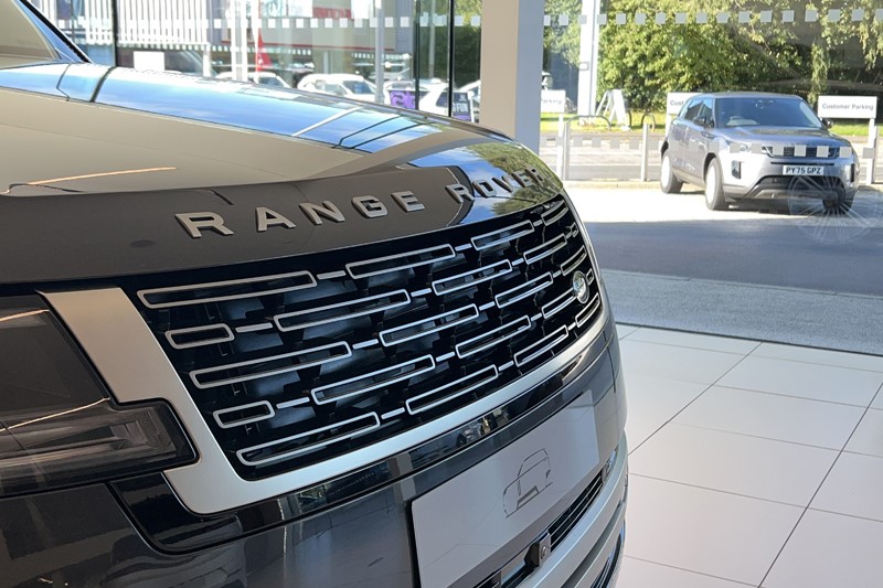  LAND ROVER RANGE ROVER 3.0 D300 Westminster Edition 4dr Auto 5853056