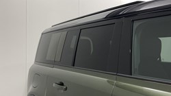 LAND ROVER DEFENDER 3.0 D250 X-Dynamic SE 110 5dr Auto 5732258
