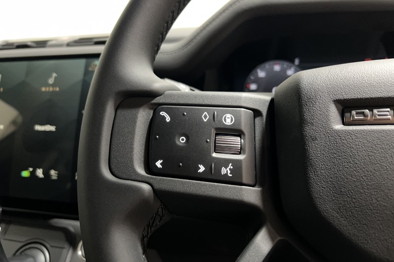  LAND ROVER DEFENDER 3.0 D250 X-Dynamic SE 110 5dr Auto 5732232
