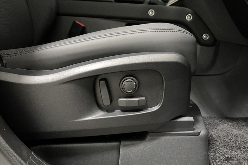  LAND ROVER DEFENDER 3.0 D250 X-Dynamic SE 110 5dr Auto 5732227