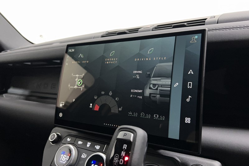  LAND ROVER DEFENDER 3.0 D250 X-Dynamic SE 110 5dr Auto 5732238