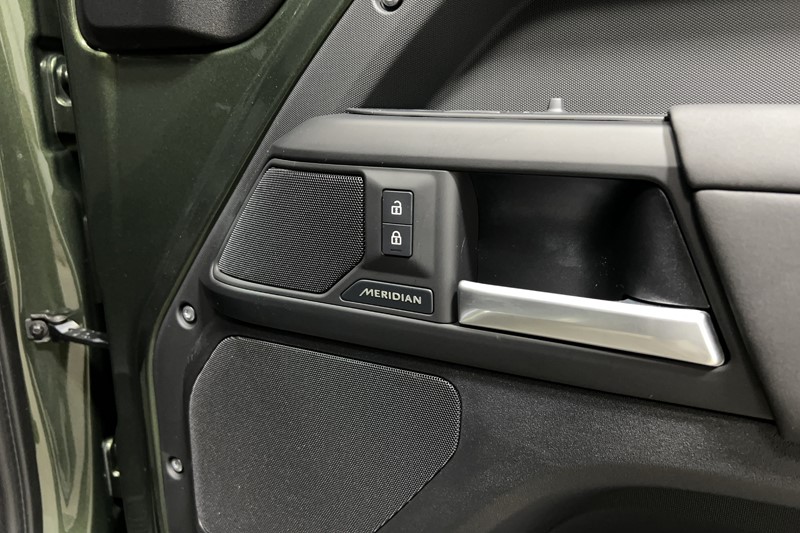  LAND ROVER DEFENDER 3.0 D250 X-Dynamic SE 110 5dr Auto 5732224