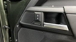 LAND ROVER DEFENDER 3.0 D250 X-Dynamic SE 110 5dr Auto 5732224