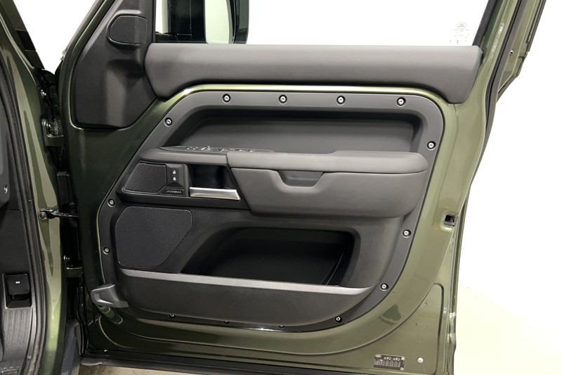  LAND ROVER DEFENDER 3.0 D250 X-Dynamic SE 110 5dr Auto 5732223