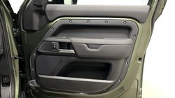 LAND ROVER DEFENDER 3.0 D250 X-Dynamic SE 110 5dr Auto 5732223