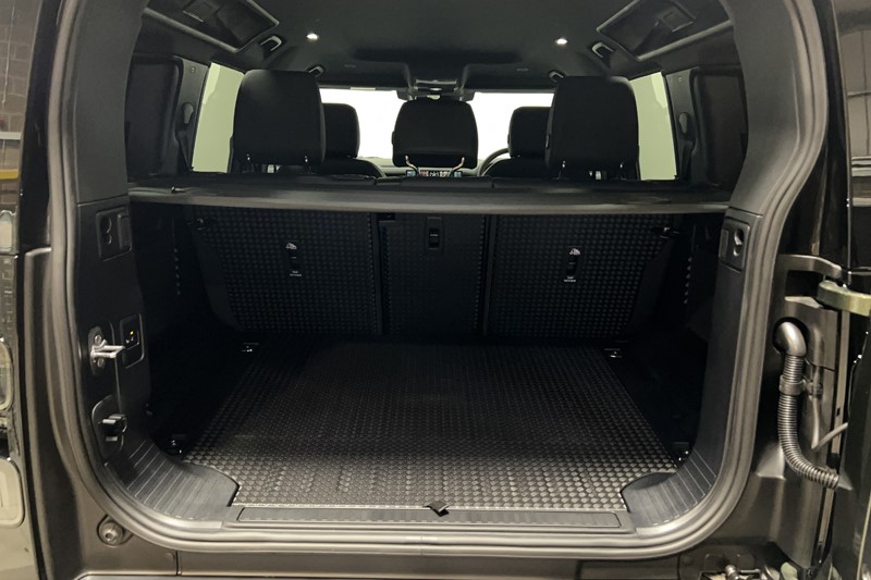  LAND ROVER DEFENDER 3.0 D250 X-Dynamic SE 110 5dr Auto 5732252