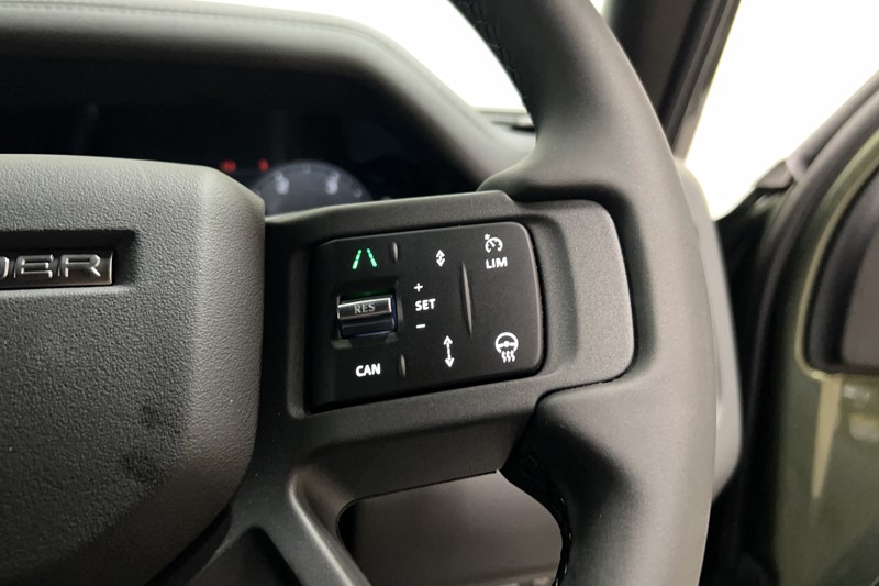  LAND ROVER DEFENDER 3.0 D250 X-Dynamic SE 110 5dr Auto 5732231