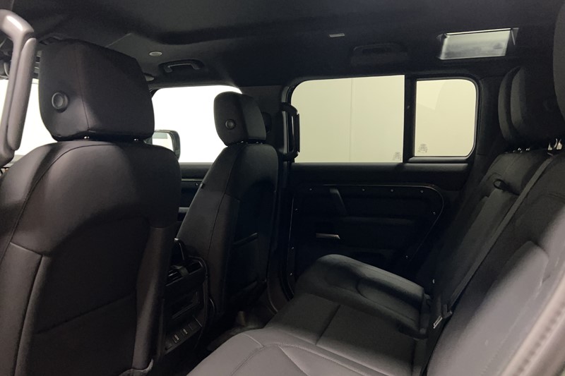  LAND ROVER DEFENDER 3.0 D250 X-Dynamic SE 110 5dr Auto 5732247