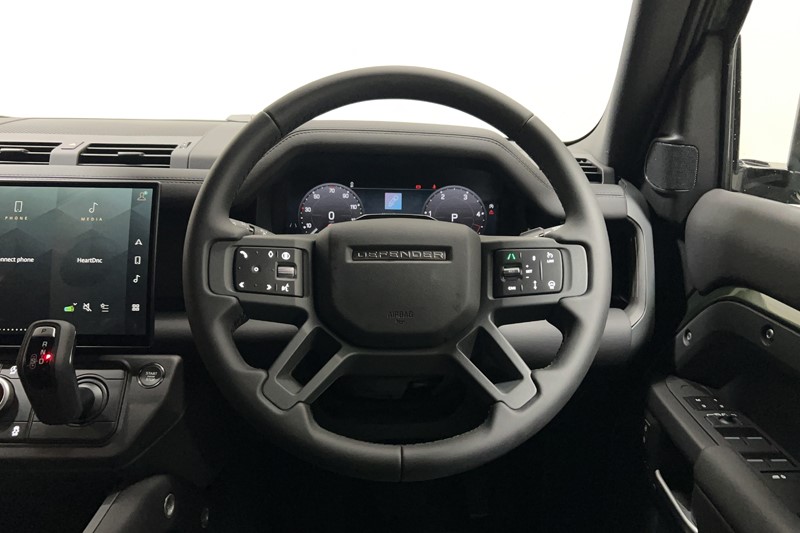  LAND ROVER DEFENDER 3.0 D250 X-Dynamic SE 110 5dr Auto 5732221