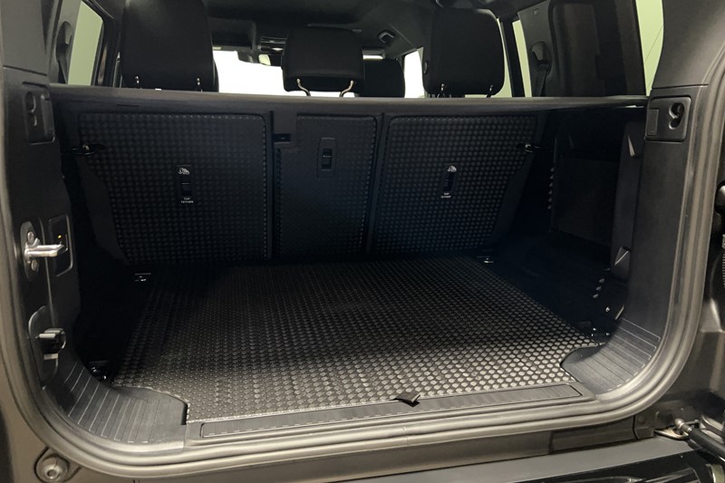  LAND ROVER DEFENDER 3.0 D250 X-Dynamic SE 110 5dr Auto 5732253