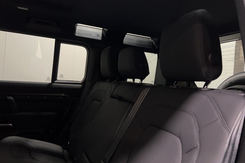  LAND ROVER DEFENDER 3.0 D250 X-Dynamic SE 110 5dr Auto 5732248