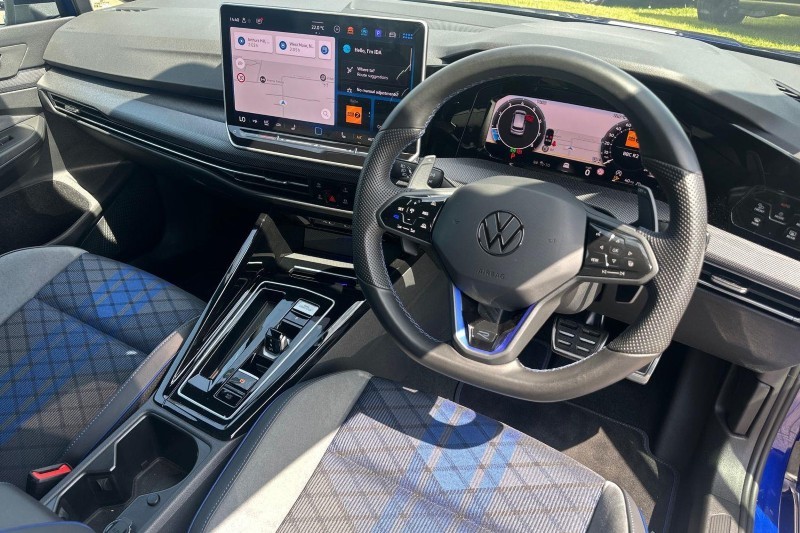 2025 (75) VOLKSWAGEN GOLF 2.0 TSI 333 R Black Edition 4Motion 5dr DSG 5547021