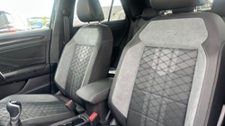 2025 (75) VOLKSWAGEN T-ROC 1.5 TSI R-Line 5dr 5555095