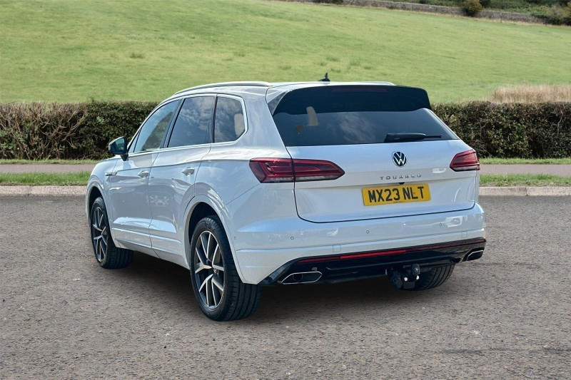 2023 (23) VOLKSWAGEN TOUAREG 3.0 V6 TDI 4Motion R-Line 5dr Tip Auto 5589187