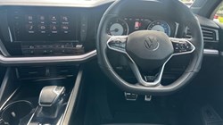 2023 (23) VOLKSWAGEN TOUAREG 3.0 V6 TDI 4Motion R-Line 5dr Tip Auto 5589207