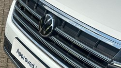 2023 (23) VOLKSWAGEN TOUAREG 3.0 V6 TDI 4Motion R-Line 5dr Tip Auto 5589222
