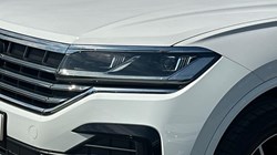 2023 (23) VOLKSWAGEN TOUAREG 3.0 V6 TDI 4Motion R-Line 5dr Tip Auto 5589221