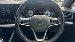 2023 (23) VOLKSWAGEN TOUAREG 3.0 V6 TDI 4Motion R-Line 5dr Tip Auto 5589203