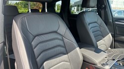 2023 (23) VOLKSWAGEN TOUAREG 3.0 V6 TDI 4Motion R-Line 5dr Tip Auto 5589202
