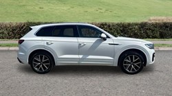 2023 (23) VOLKSWAGEN TOUAREG 3.0 V6 TDI 4Motion R-Line 5dr Tip Auto 5589188