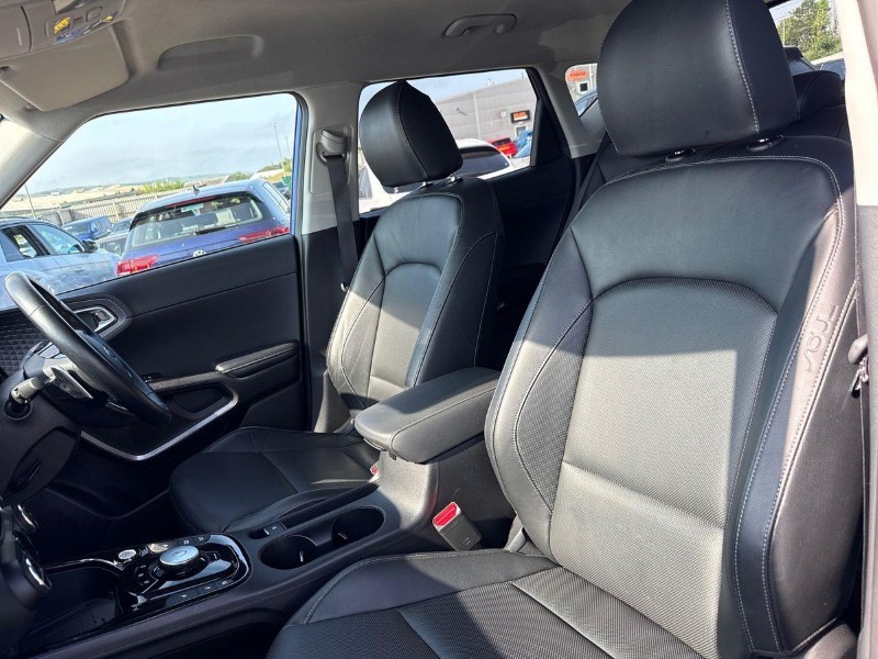 2021 (21) KIA SOUL 150kW First Edition 64kWh 5dr Auto 5594431