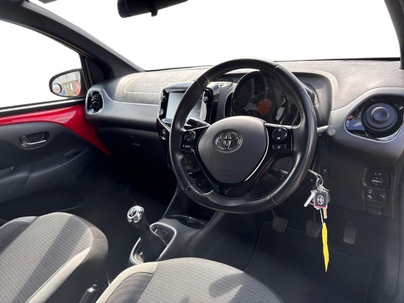 2021 (71) TOYOTA AYGO 1.0 VVT-i X-Trend TSS 5dr 5695093