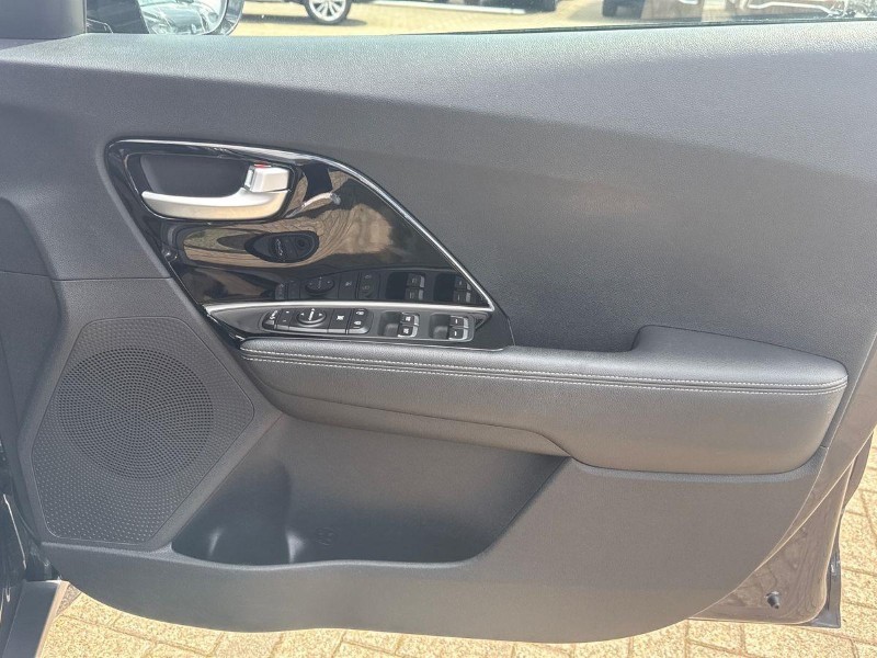 2020 (20) KIA NIRO 1.6 GDi Hybrid 3 5dr DCT 5759609