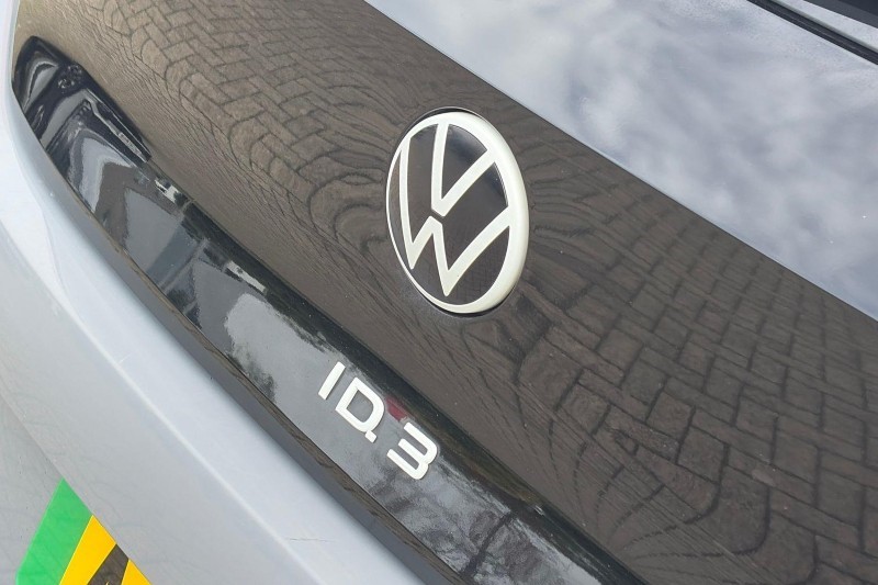 2020 (70) VOLKSWAGEN ID.3 150kW Life Pro Performance 58kWh 5dr Auto 5777372