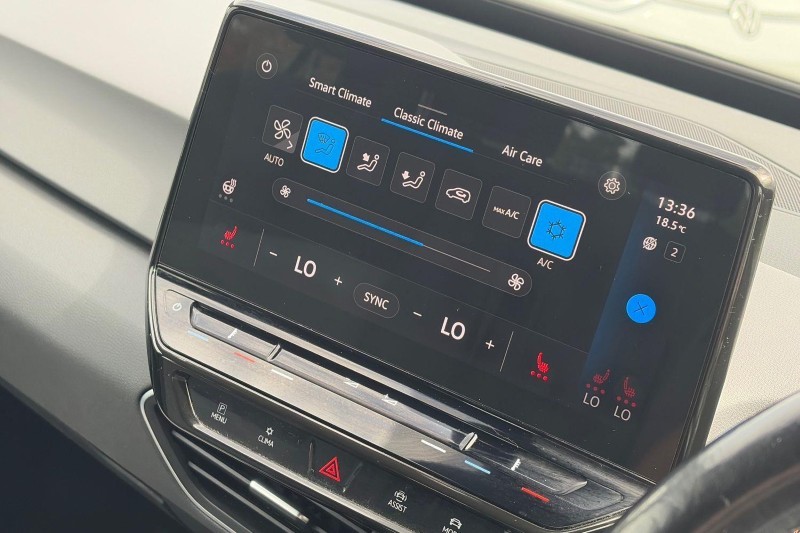 2020 (70) VOLKSWAGEN ID.3 150kW Life Pro Performance 58kWh 5dr Auto 5777361